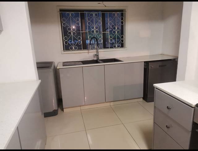3 BEDROOM HOUSE FOR SALE IN CLAYFIELD